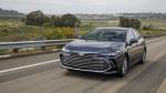 Toyota Avalon Hybrid Limited 2018 года